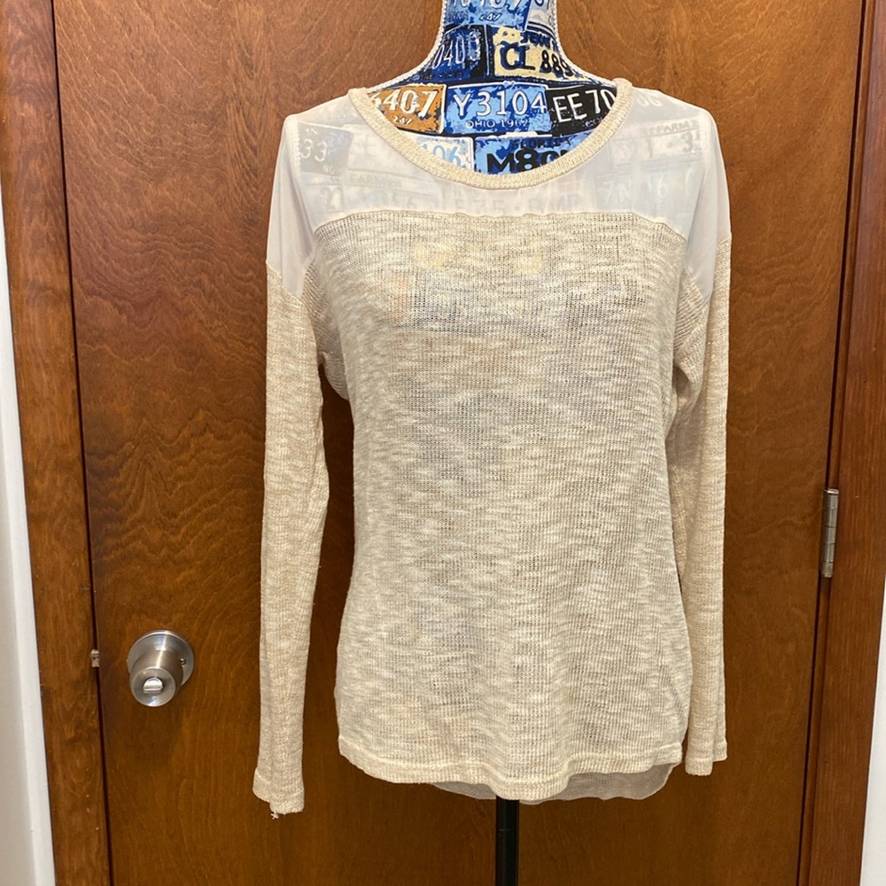 ISSI shirt size medium